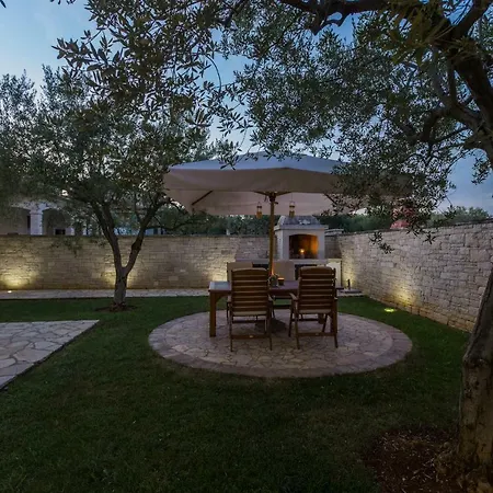 Rafael * Novigrad (Istria)