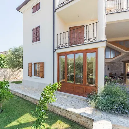 Rafael Novigrad (Istria)
